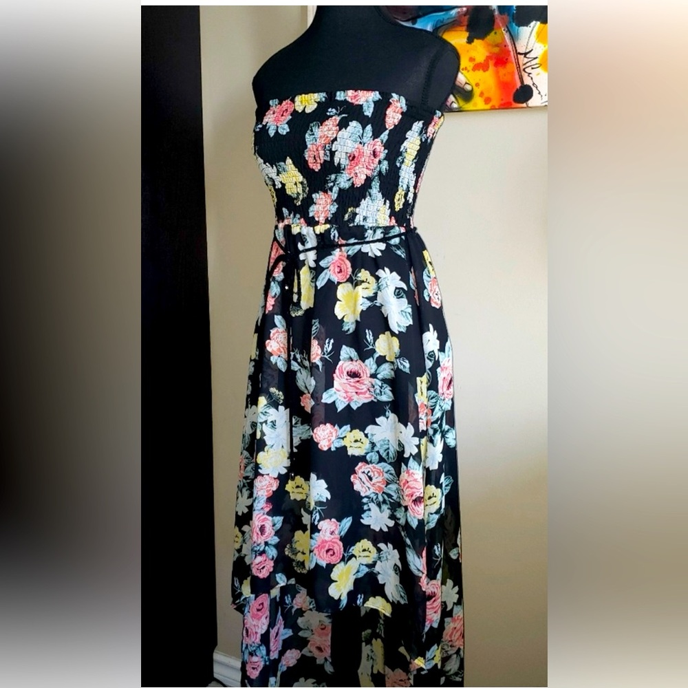 Flowy high-low strapless dress